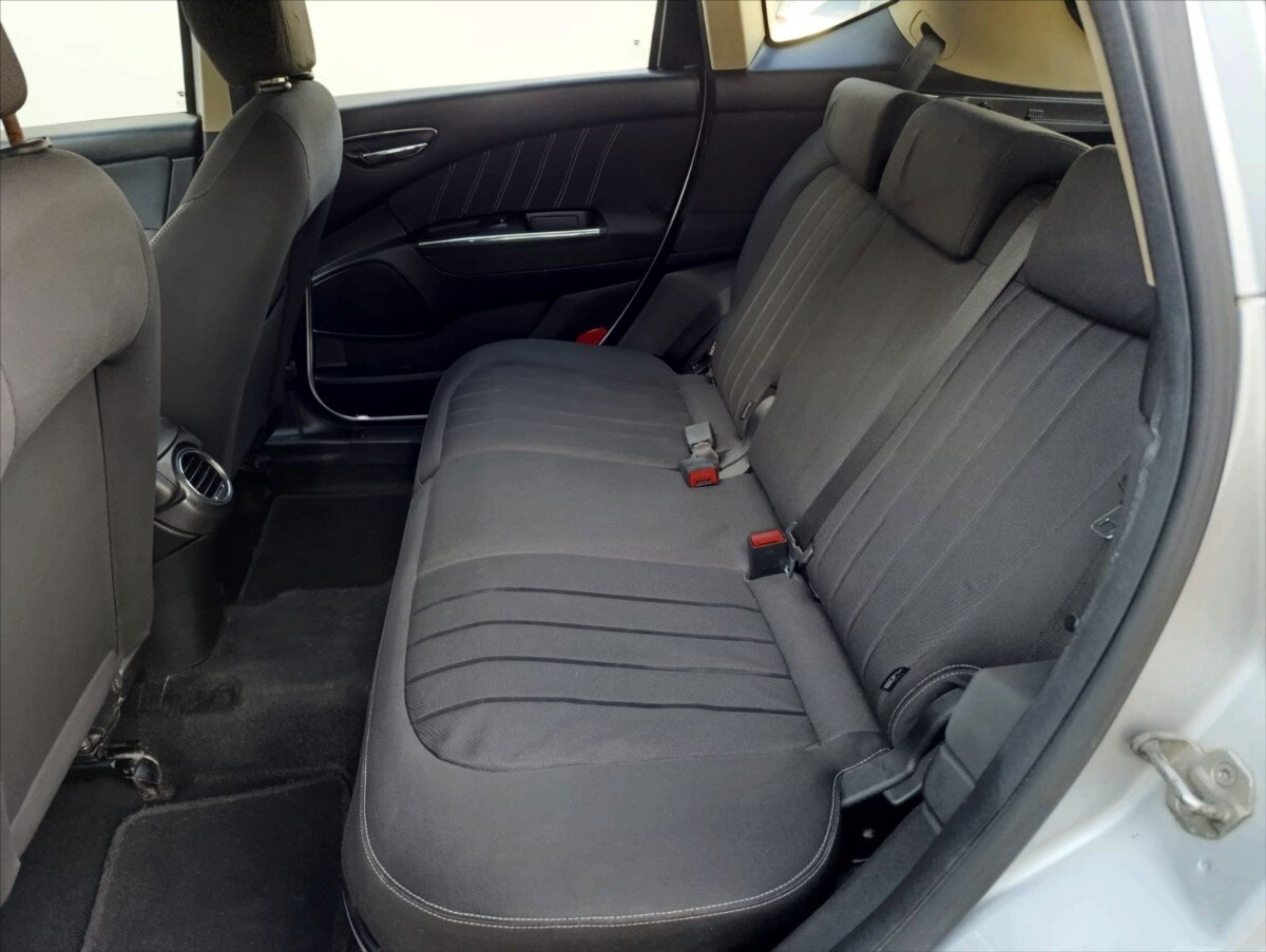 Lancia Delta Hatchback 1,6 l 88 kw