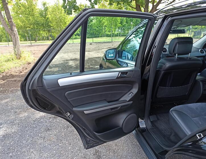 Mercedes-Benz Třídy M 25