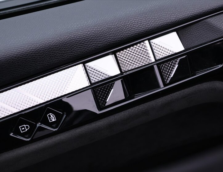 DS Automobiles DS4 Hatchback 1,6 l 165 kw