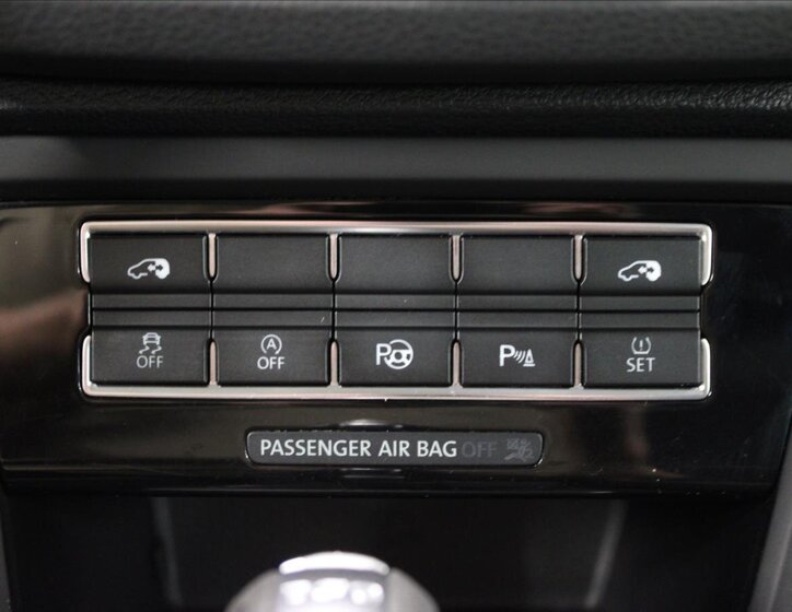 Volkswagen Sharan Kombi 2,0 l 103 kw