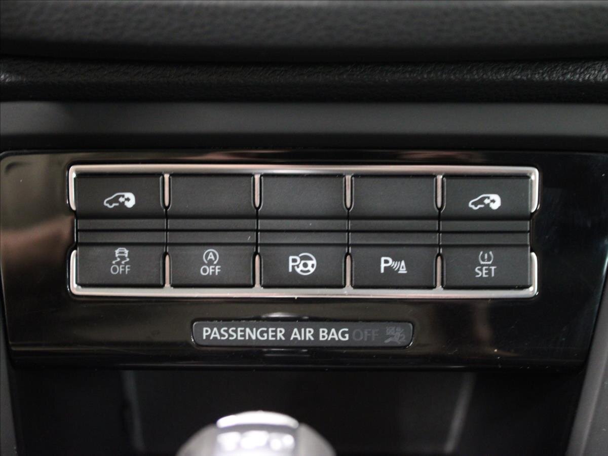 Volkswagen Sharan Kombi 2,0 l 103 kw