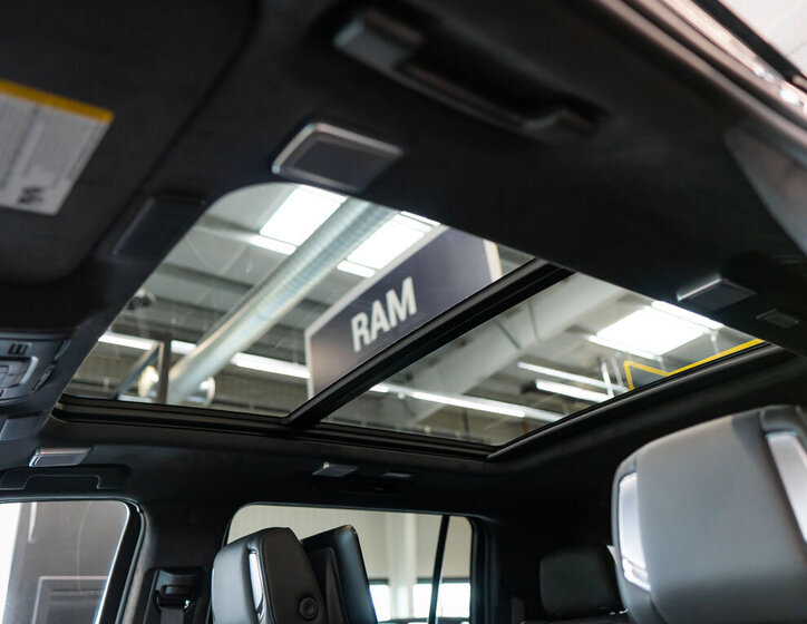 Cadillac Escalade 37