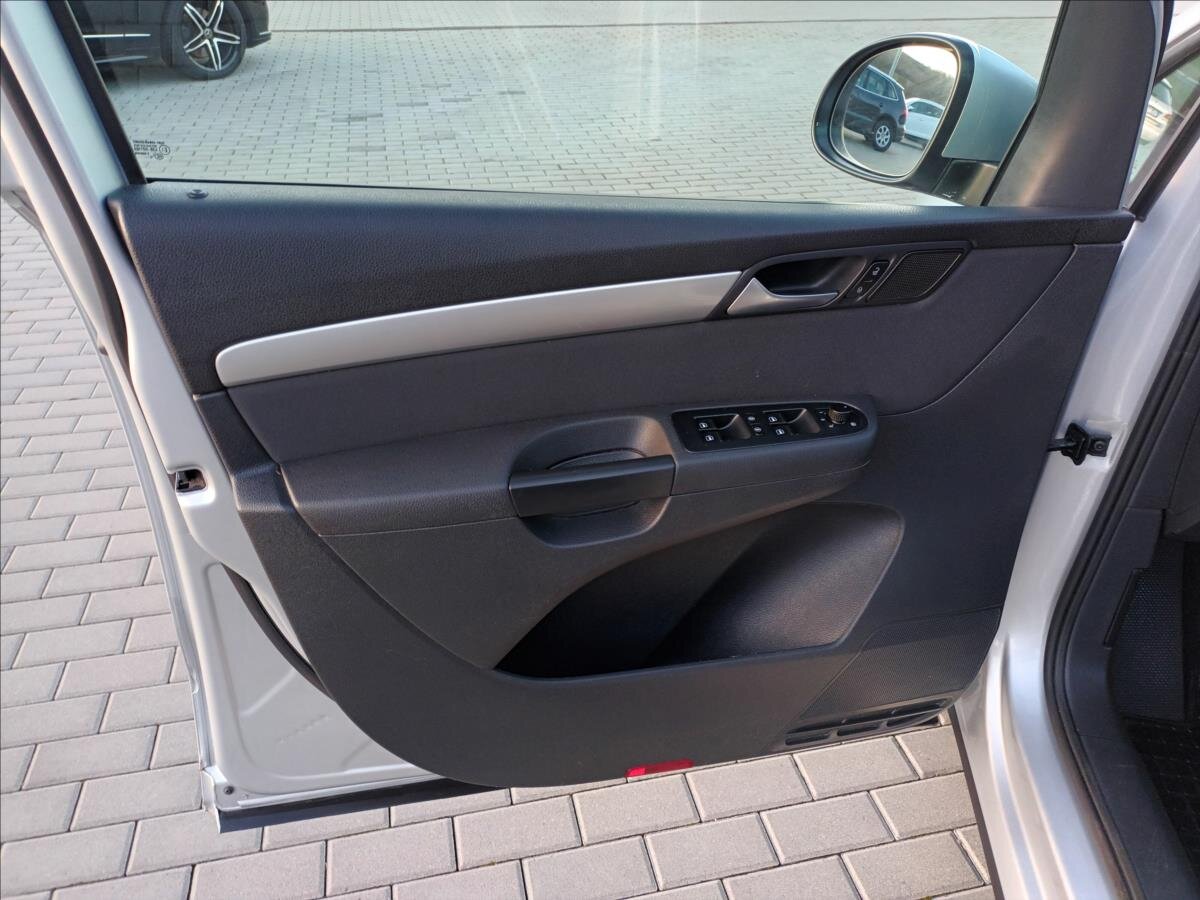 Volkswagen Sharan MPV 2,0 l 103 kw