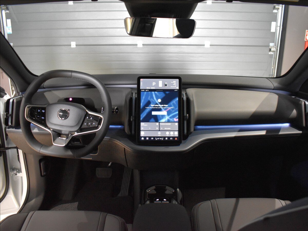 Volvo EX30 SUV / Terénní 0,0 200 kw