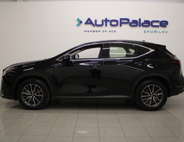 Lexus NX 350h SUV / Terénní 2,5 l 179 kw