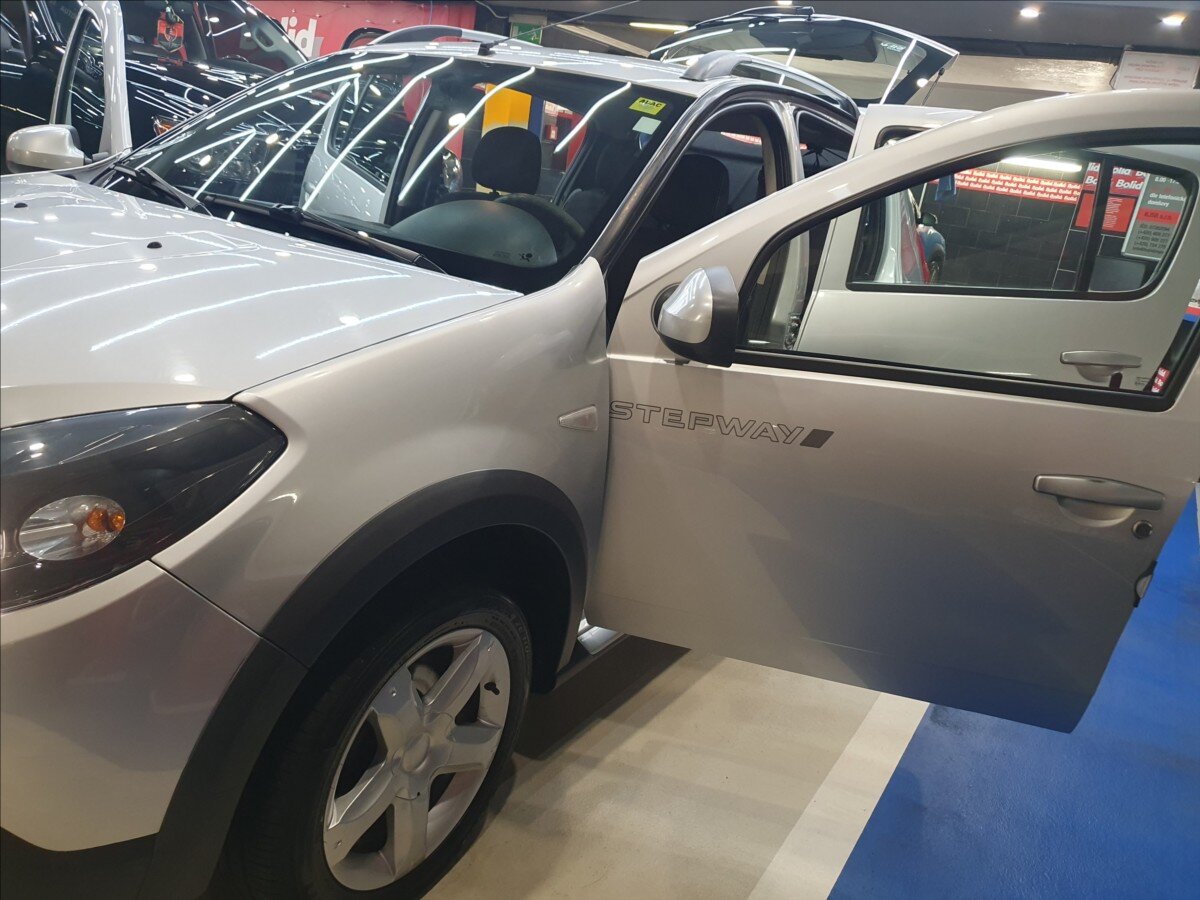 Dacia Sandero Hatchback 1,6 l 62 kw