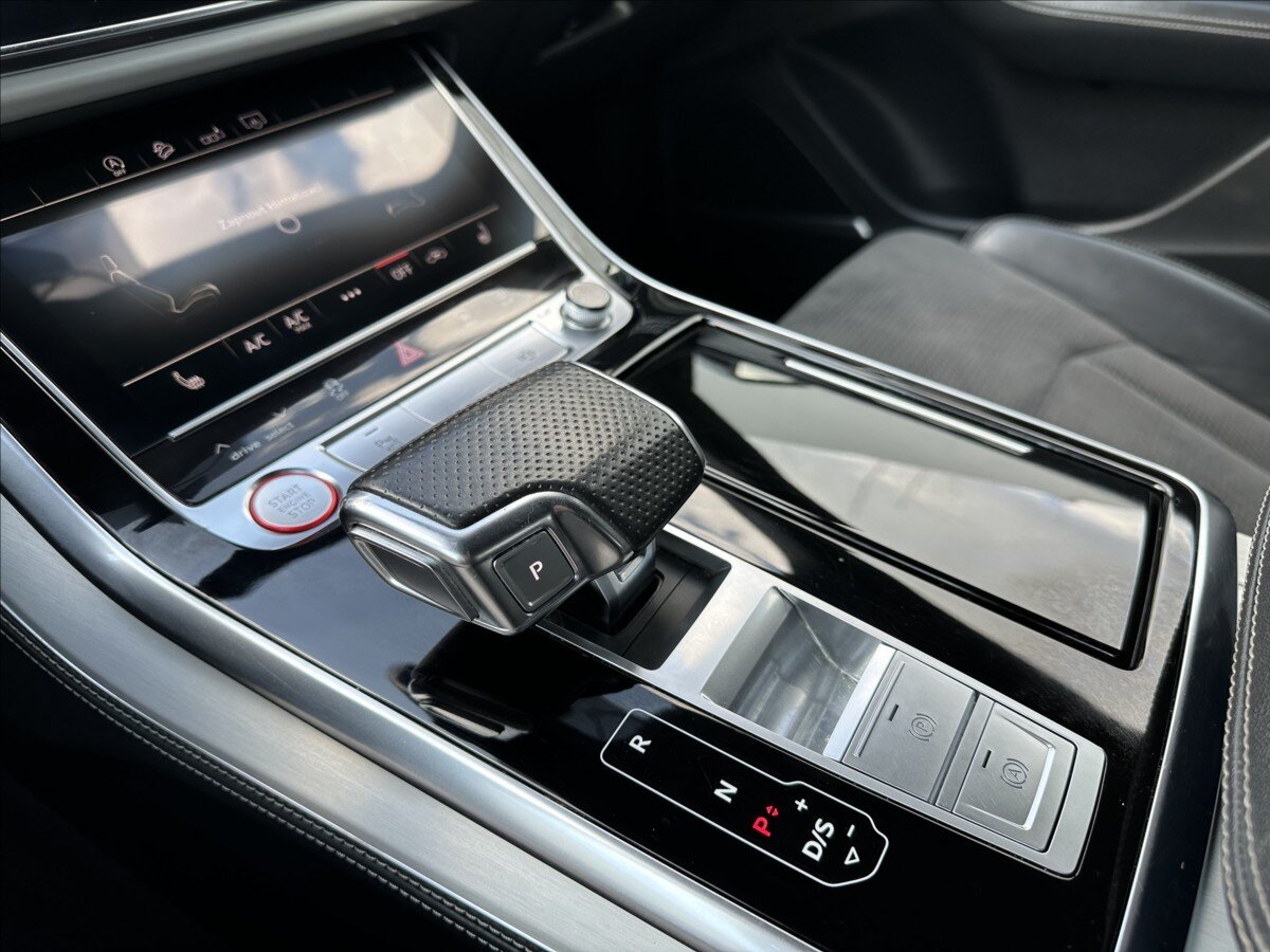 Audi SQ8 SUV / Terénní 4,0 l 320 kw