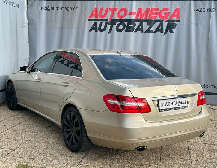 Mercedes-Benz Třídy E 8