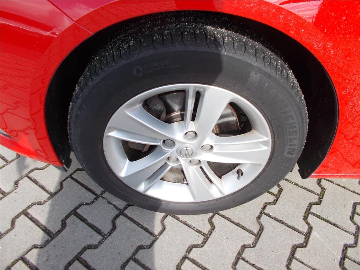 Opel Insignia Hatchback 2,0 l 125 kw