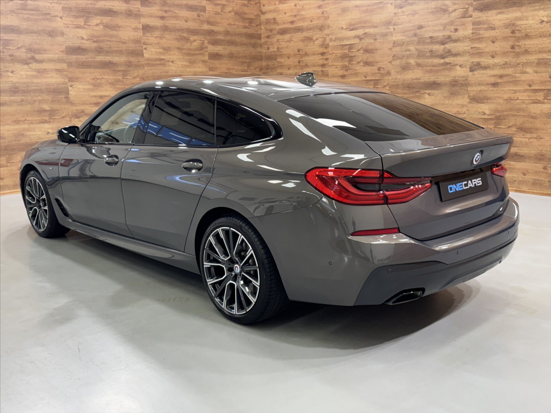 BMW Řada 6 Sedan / Limuzína 3,0 l 250 kw