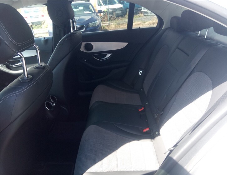 Mercedes-Benz Třídy C 9