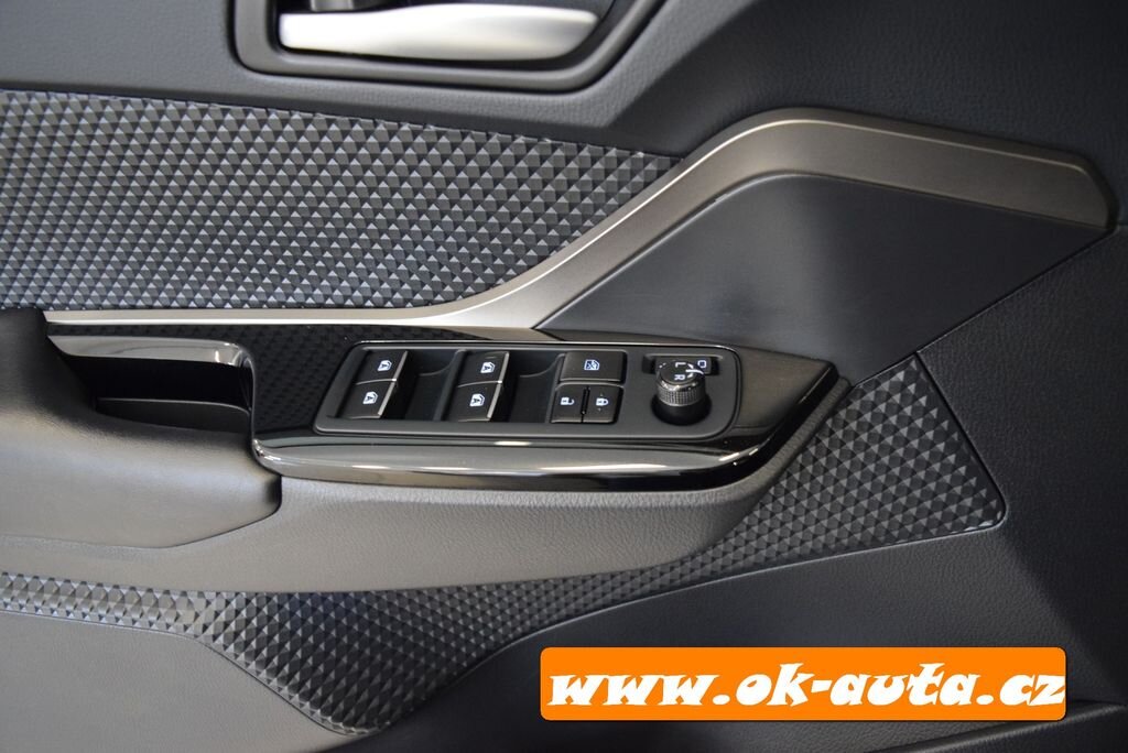 Toyota C-HR Hatchback 1,8 l 0
