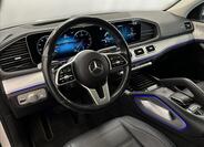 Mercedes-Benz GLE 9
