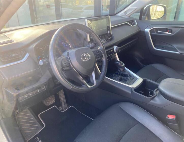Toyota RAV4 10