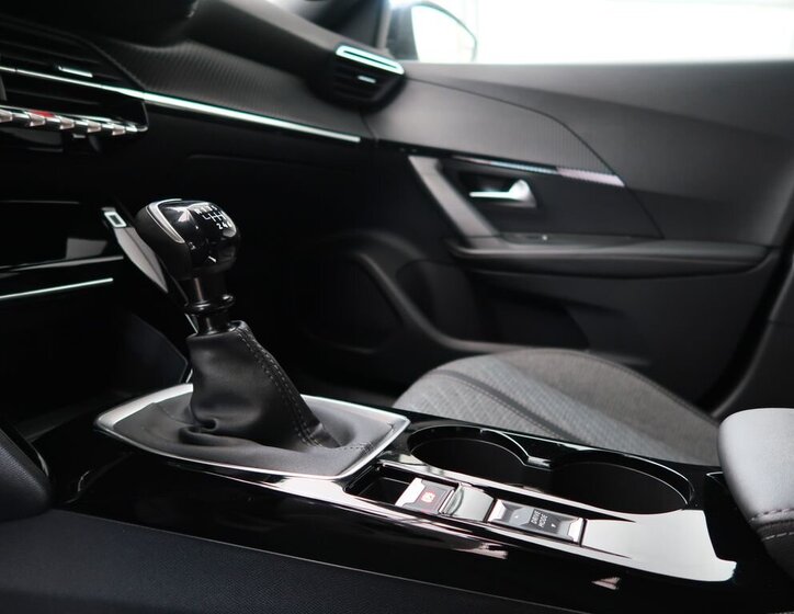 Peugeot 2008 SUV / Terénní 1,2 l 74 kw