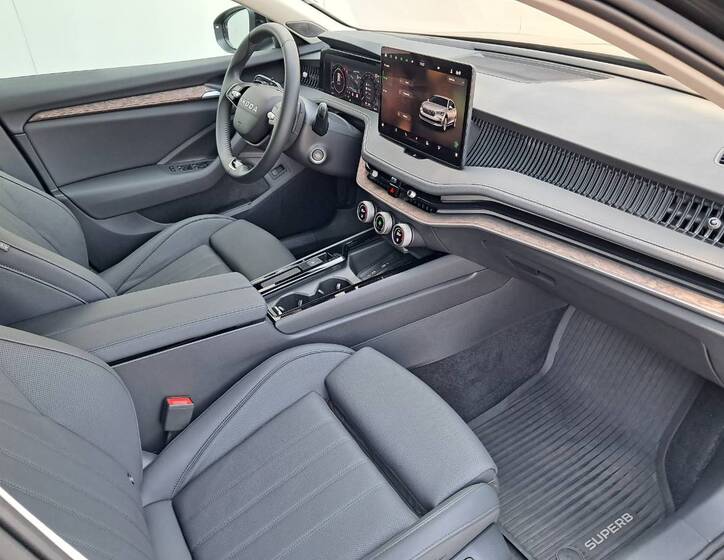 Škoda Superb 24