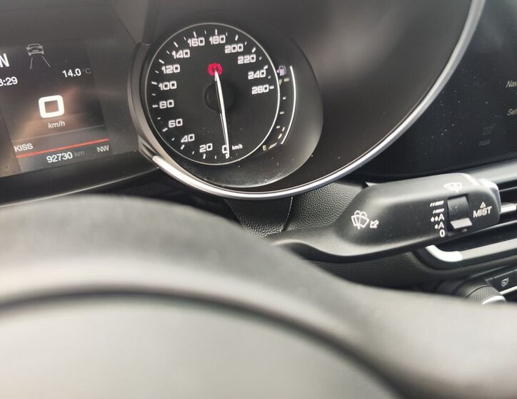 Alfa Romeo Giulia Sedan / Limuzína 2,1 l 110 kw