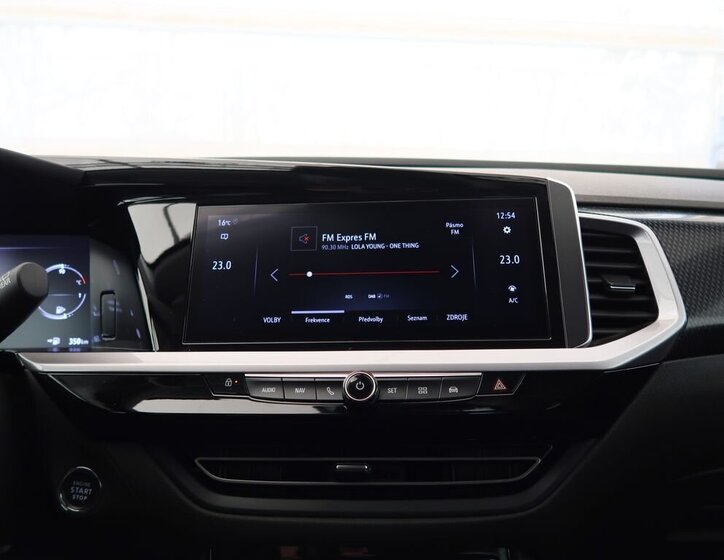 Opel Grandland SUV 1,2 l 96 kw