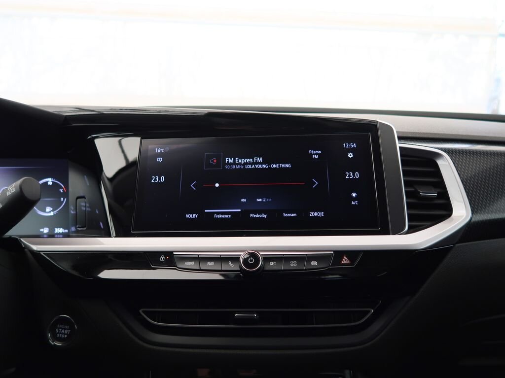 Opel Grandland SUV 1,2 l 96 kw