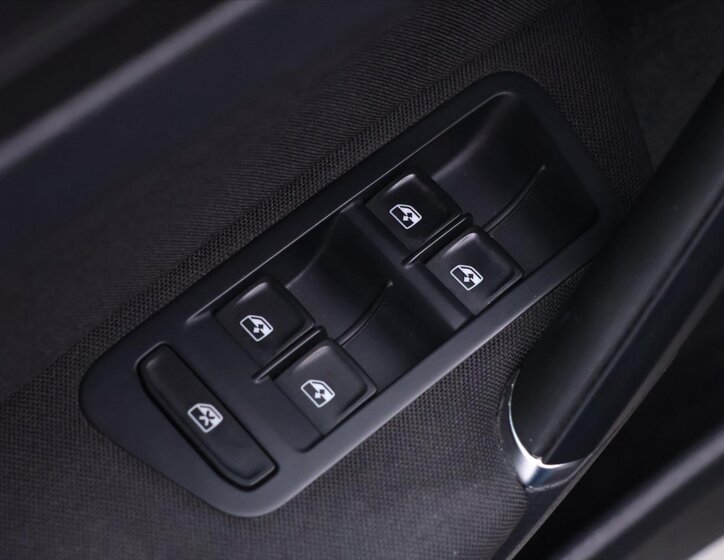 Volkswagen Golf Kombi 999,0 81 kw