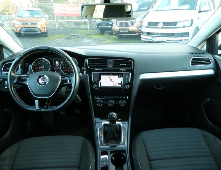 Volkswagen Golf 27
