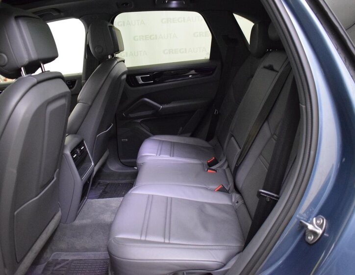 Porsche Cayenne SUV 3,0 l 250 kw