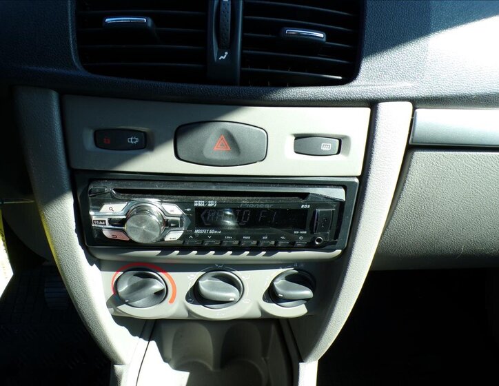 Renault Thalia Sedan / Limuzína 1,1 l 55 kw