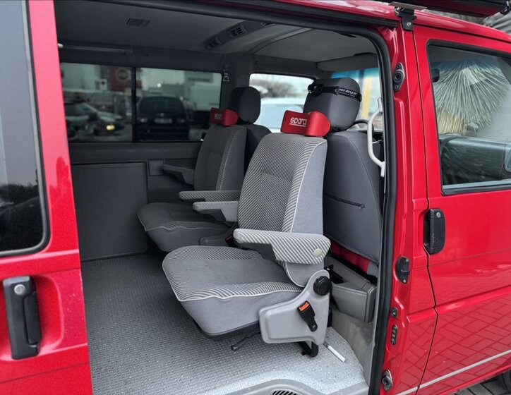 Volkswagen Multivan 17