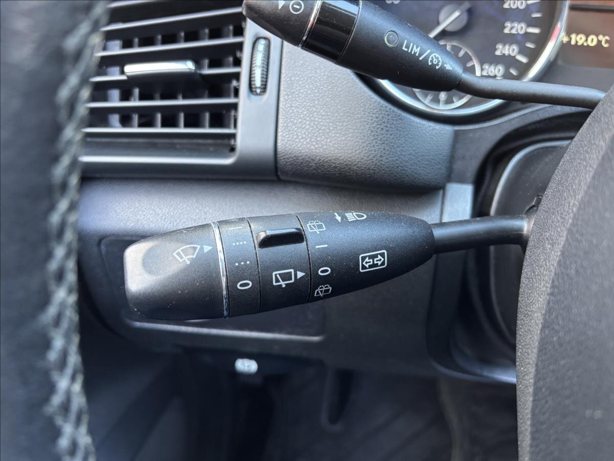 Mercedes-Benz Třídy R Kombi 3,0 l 165 kw