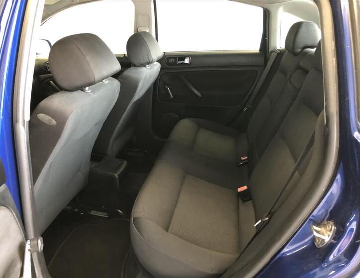 Volkswagen Passat 10