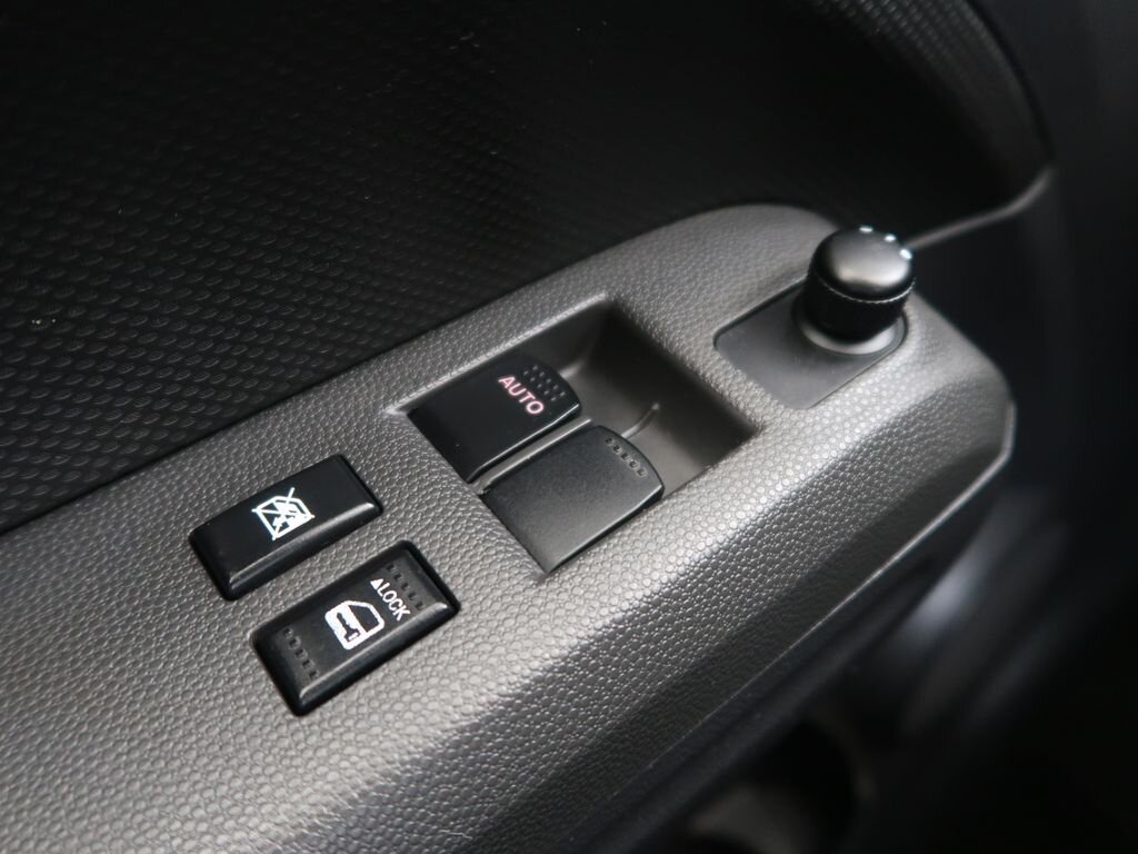 Suzuki Splash Hatchback 996,0 50 kw