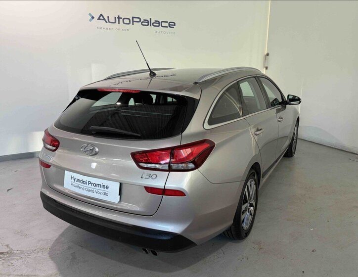 Hyundai i30 4