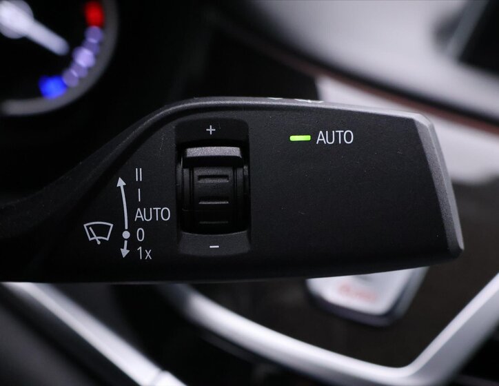 BMW Řada 7 Sedan / Limuzína 4,4 l 330 kw