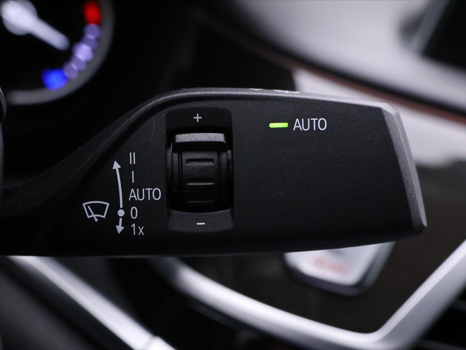 BMW Řada 7 Sedan / Limuzína 4,4 l 330 kw