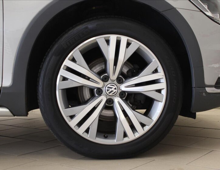 Volkswagen Passat Kombi 2,0 l 140 kw