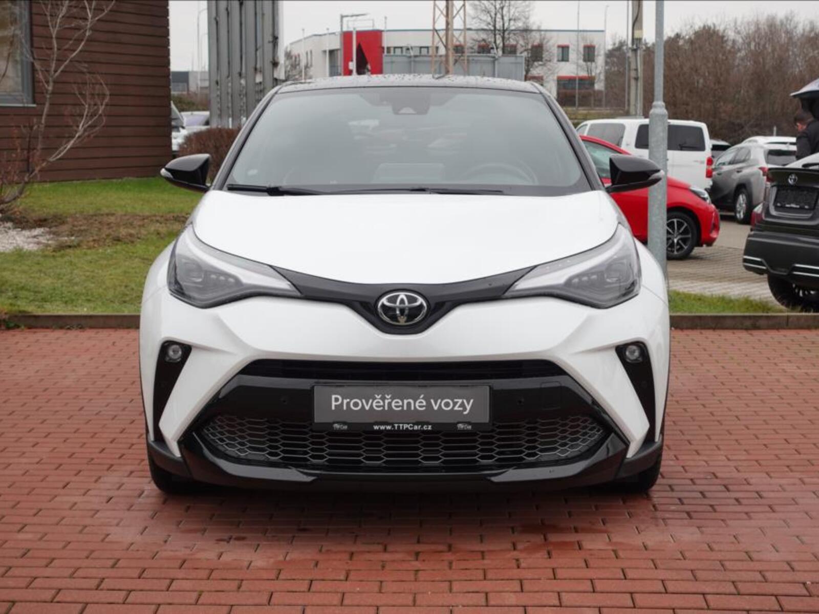 Toyota C-HR 2
