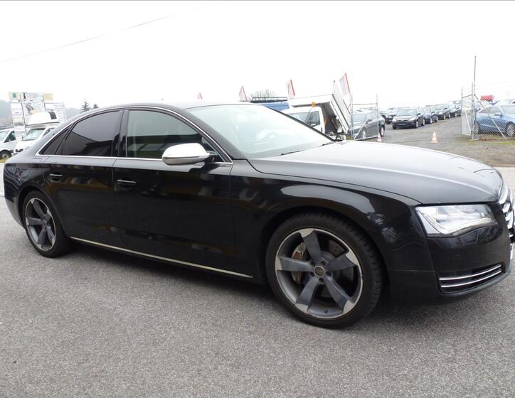 Audi A8 10