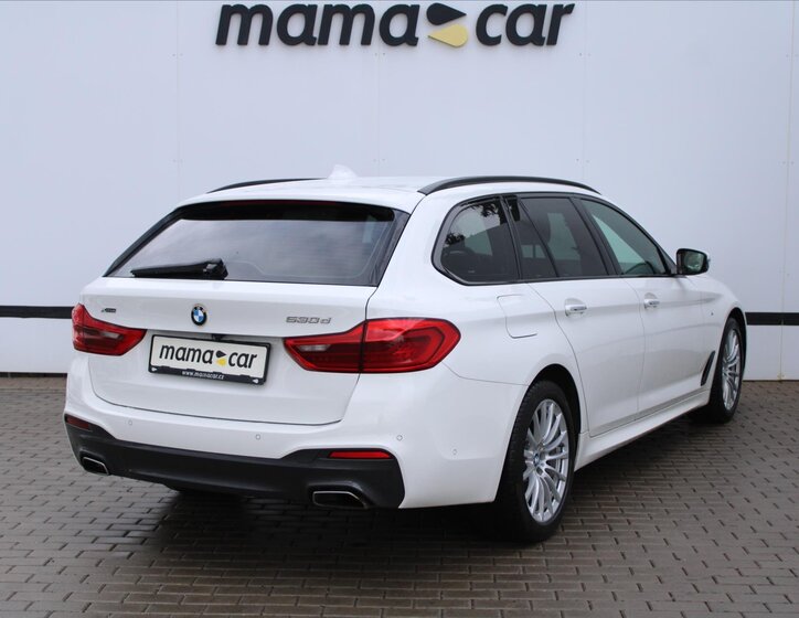 BMW Řada 5 Kombi 3,0 l 195 kw