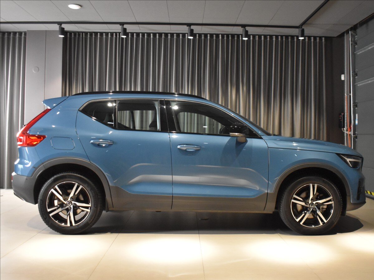 Volvo XC40 SUV / Terénní 2,0 l 120 kw