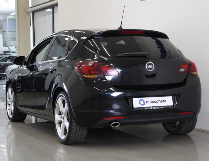 Opel Astra Kombi 2,0 l 118 kw