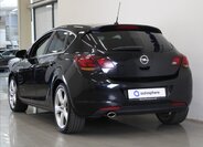 Opel Astra Kombi 2,0 l 118 kw