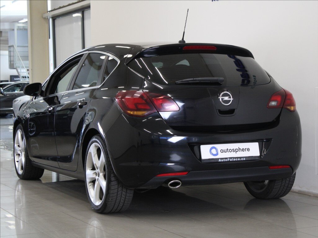 Opel Astra Kombi 2,0 l 118 kw