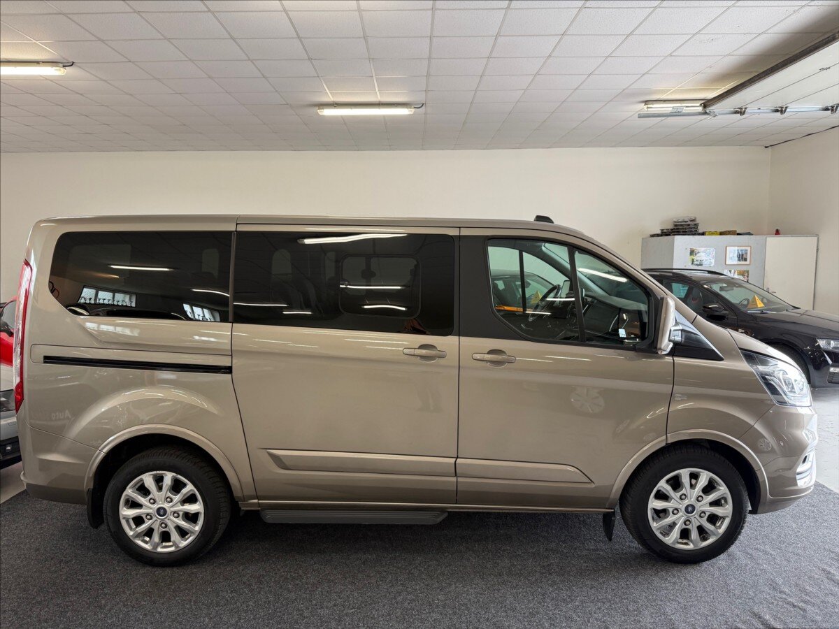 Ford Tourneo Custom MPV 2,0 l 96 kw