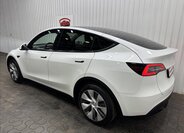 Tesla Model Y 6
