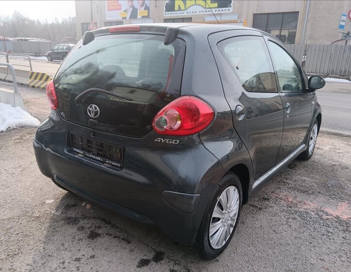 Toyota Aygo Hatchback 998,0 50 kw