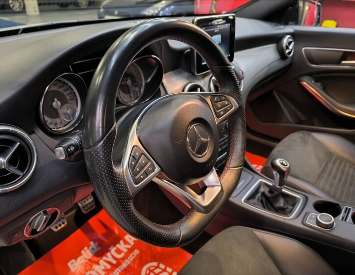 Mercedes-Benz CLA 11