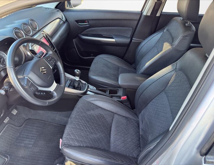 Suzuki Vitara SUV / Terénní 1,4 l 95 kw