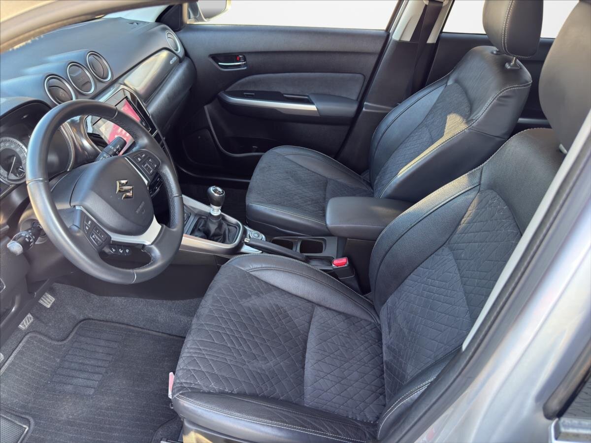 Suzuki Vitara SUV / Terénní 1,4 l 95 kw