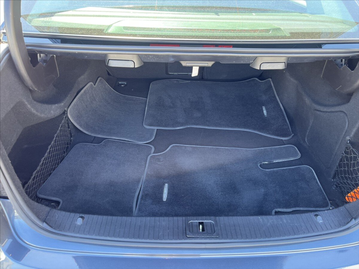 Mercedes-Benz Třídy E Sedan / Limuzína 2,1 l 100 kw