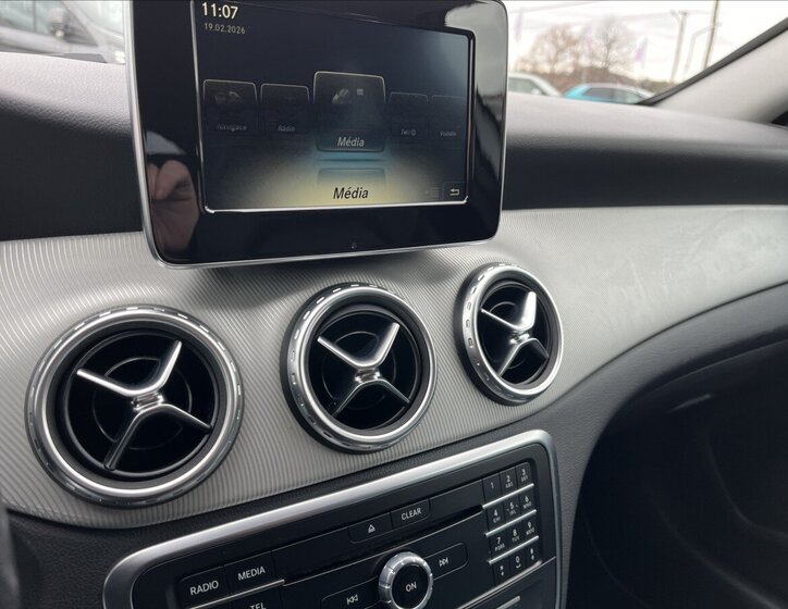 Mercedes-Benz GLA Hatchback 1,6 l 115 kw